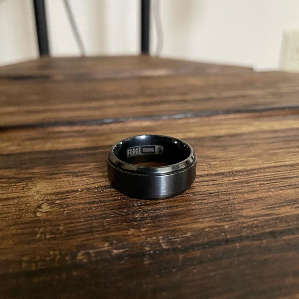 Men’s Black Titanium Wedding Band 🤵🏻‍♂️